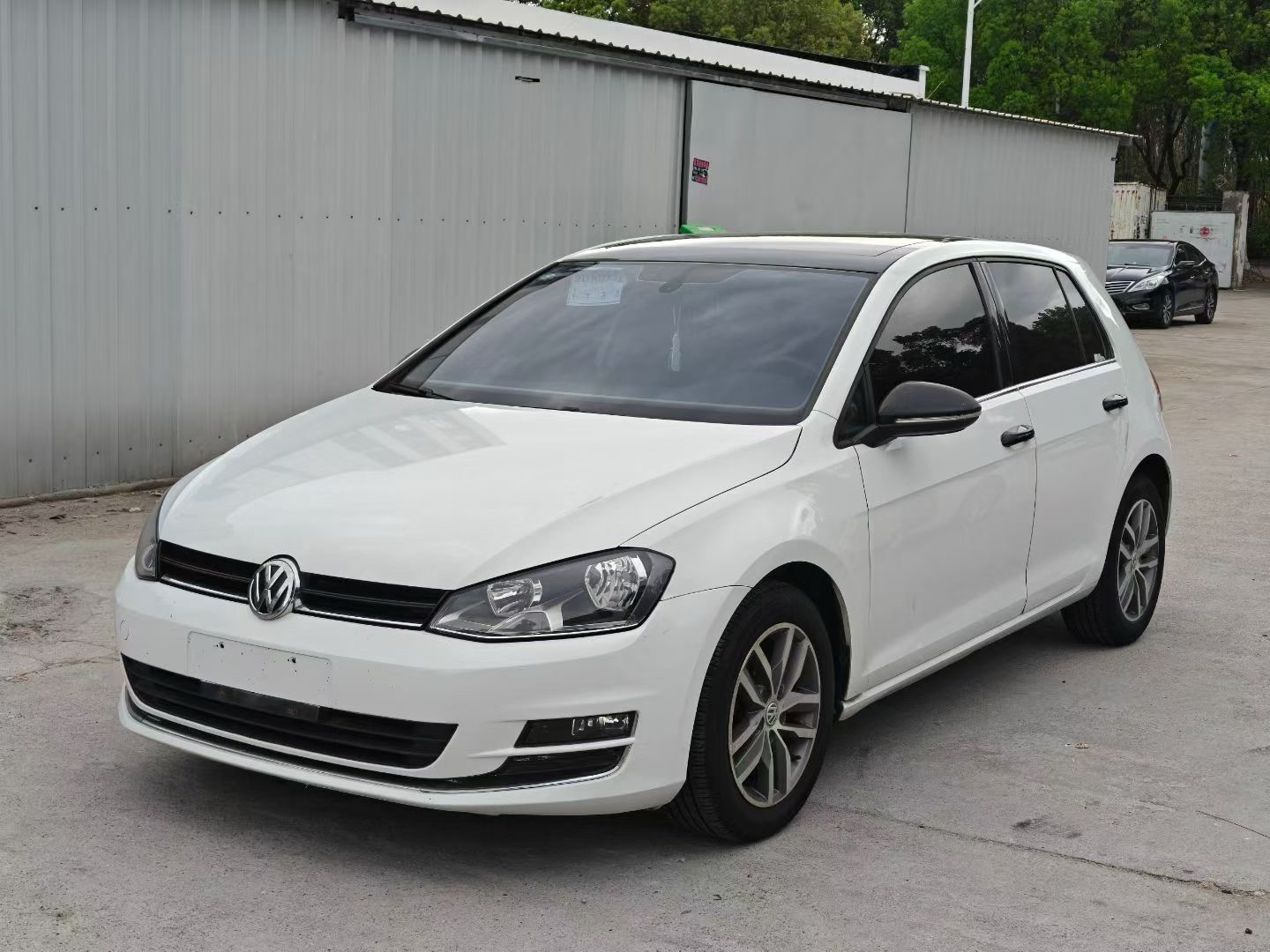 2016 car image 