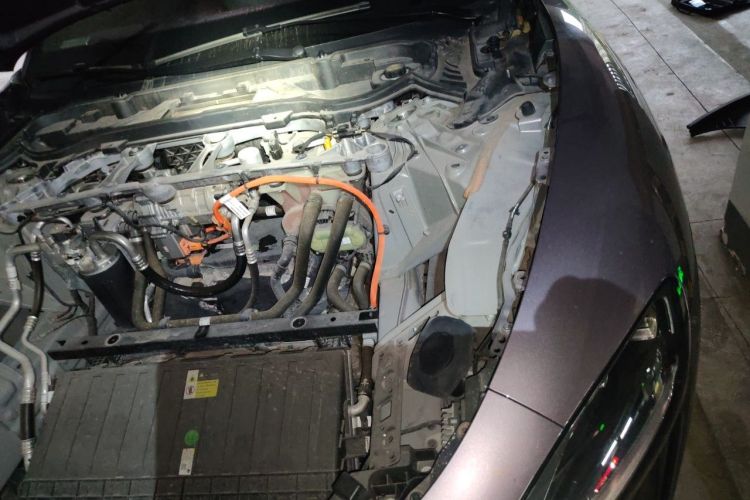 MI SU7 2024 immagine di auto #29