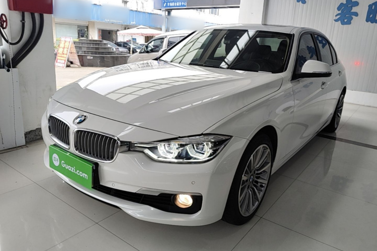 BMW 3 Series 2018 #2 BMW 3 Series 2018 car image #2