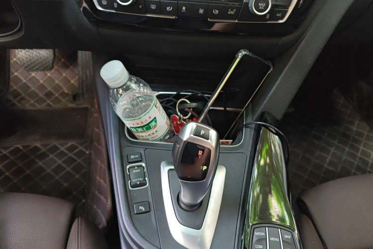 BMW 3 Series 2019 #18 BMW 3 Series 2019 car image #18