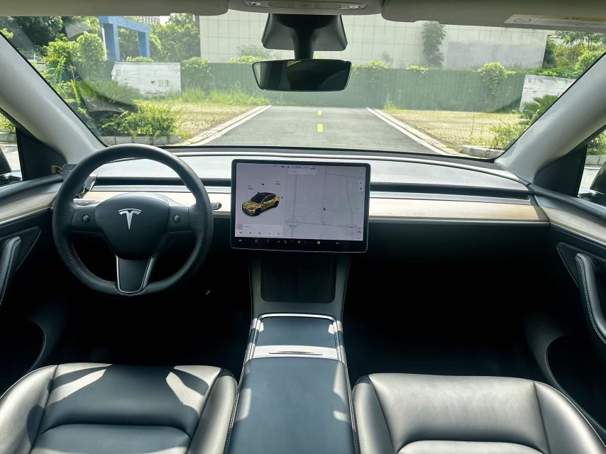Tesla Model Y 2021 #5 Tesla Model Y 2021 car image #5