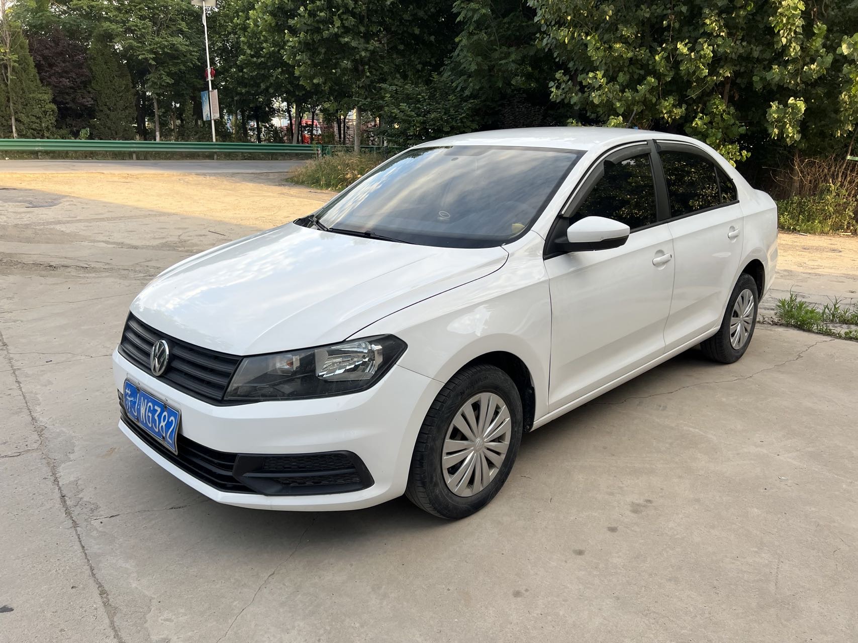Volkswagen Santana 2019 car image 