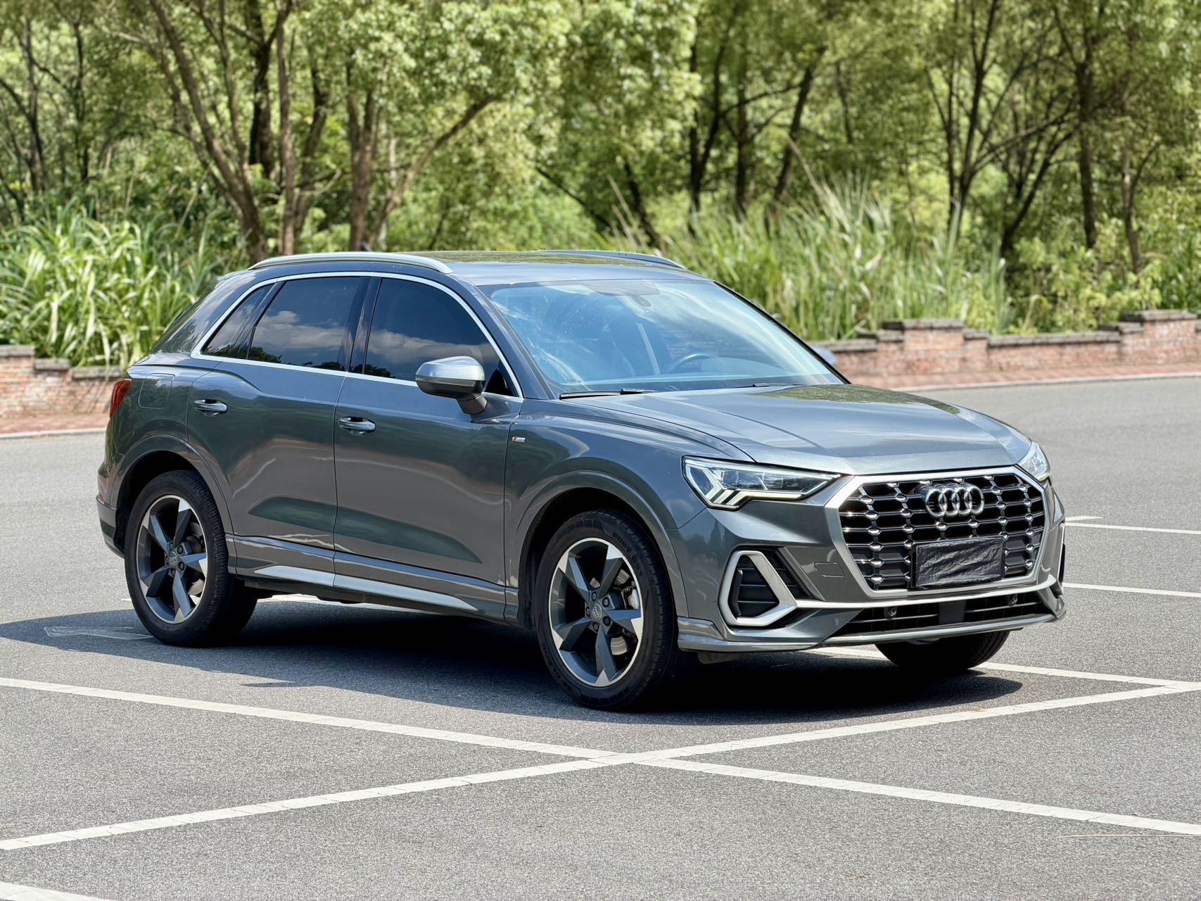Audi Q3 2019 car image #3