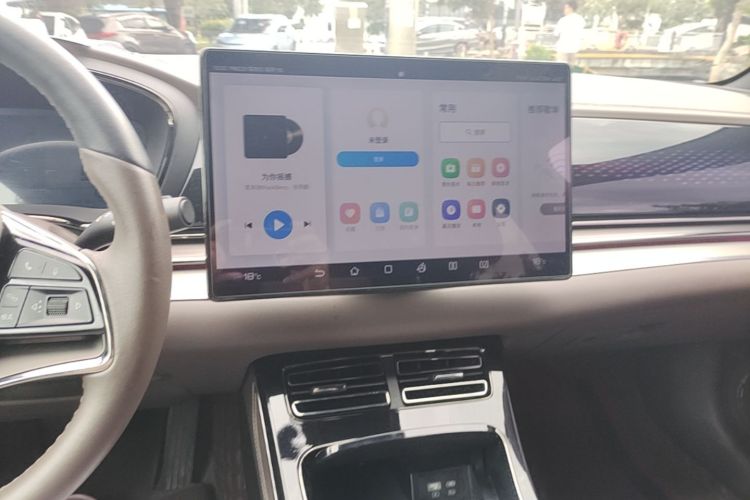BYD Han 2022 car image #9
