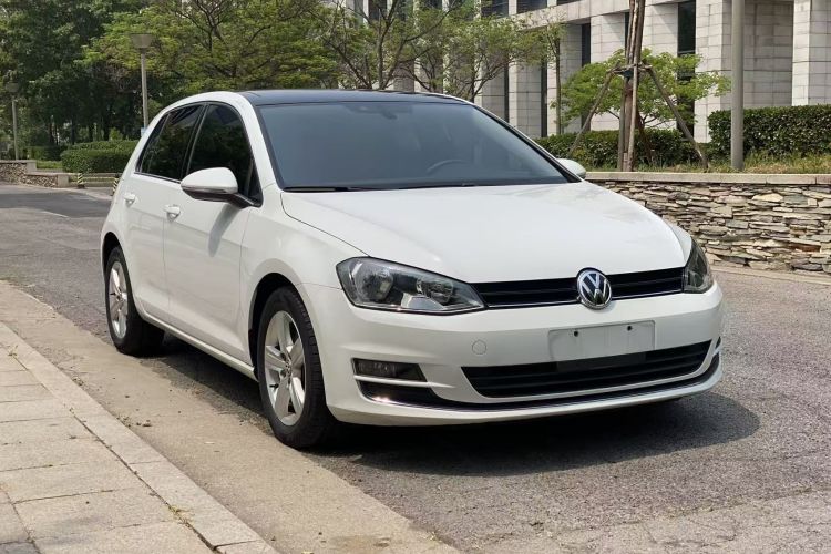 Volkswagen Golf 2015 car image #4