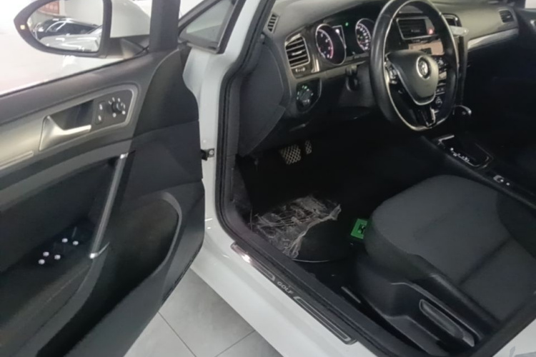 Volkswagen Golf 2018 #16 Volkswagen Golf 2018 car image #16