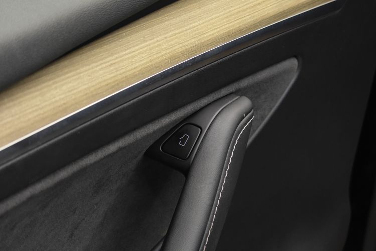 Tesla Model Y 2023 #21 Tesla Model Y 2023 car image #21