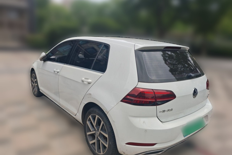 Volkswagen Golf 2018 car image #5