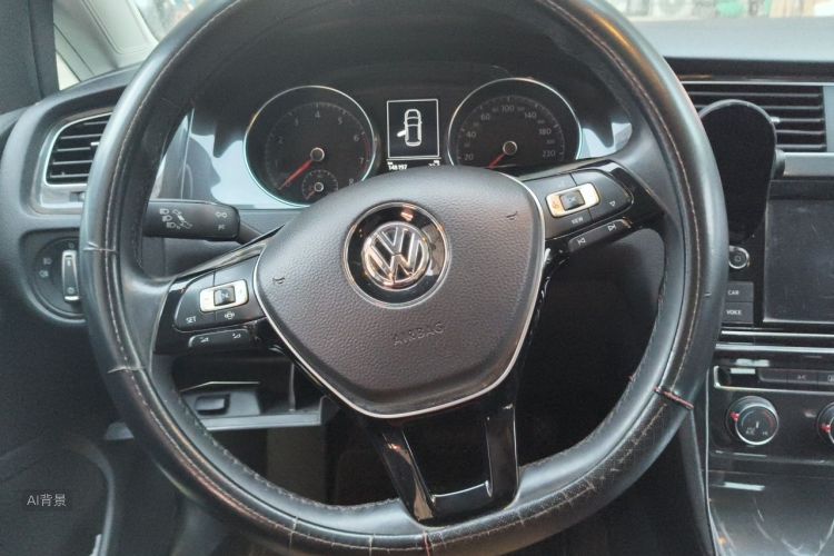 Volkswagen Golf 2019 car image #12