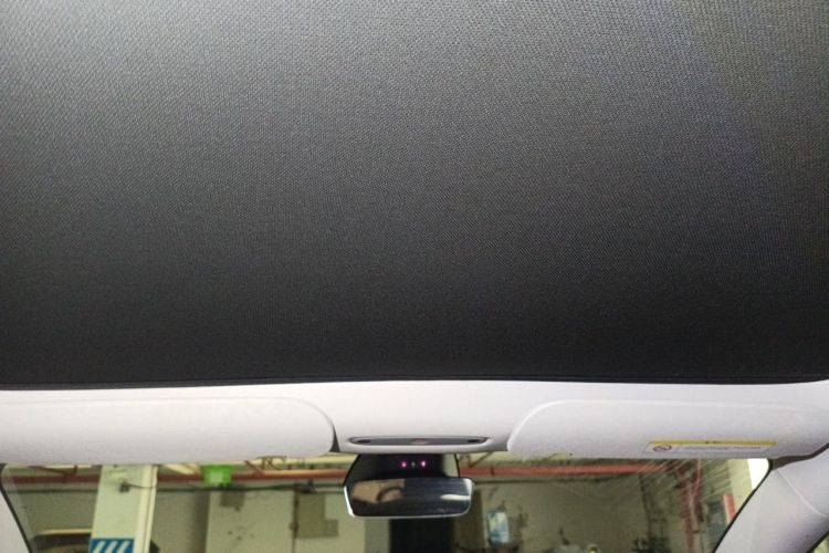 Tesla Model 3 2025 car image #20