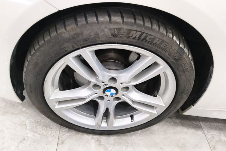 BMW 3 Series 2019 #9 BMW 3 Series 2019 car image #9