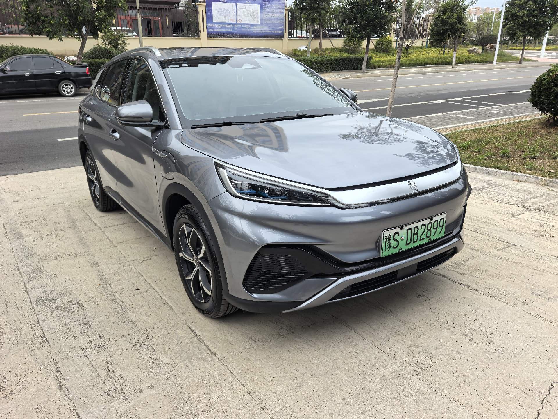 2025 car image #3