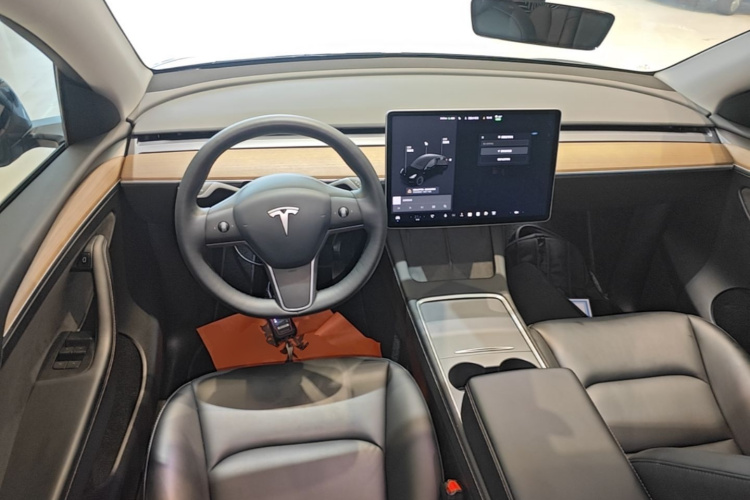 Tesla Model Y 2021 #10 Tesla Model Y 2021 immagine di auto #10