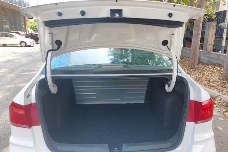 Volkswagen Santana 2022 car image #19