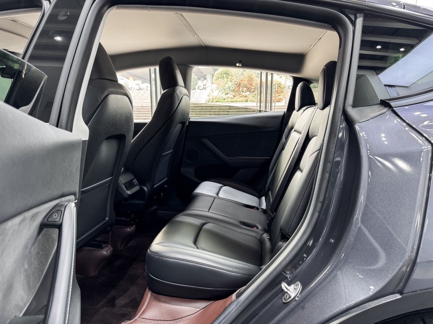 Tesla Model Y 2023 #8 Tesla Model Y 2023 car image #8