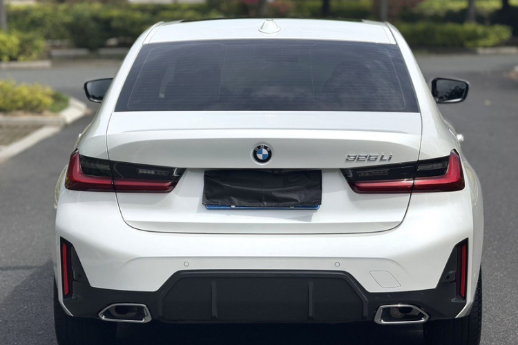BMW 3 Series 2023 car image #14