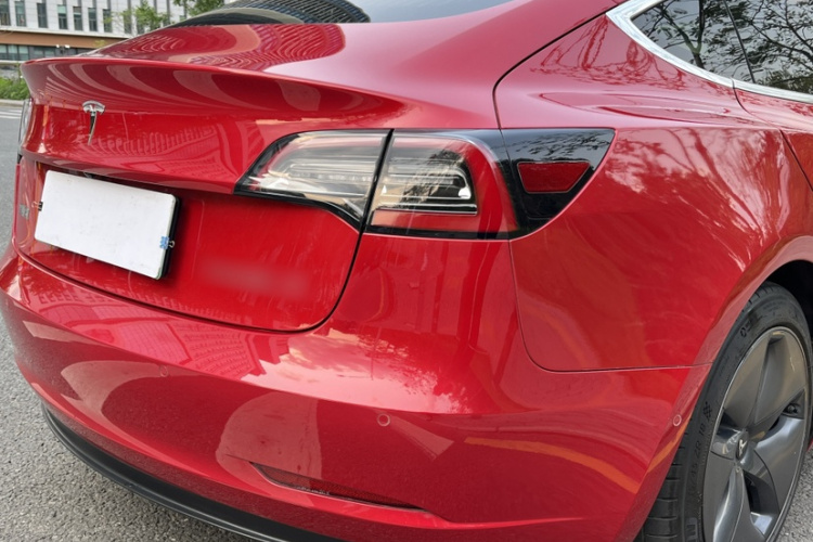 Tesla Model 3 2020 car image #10