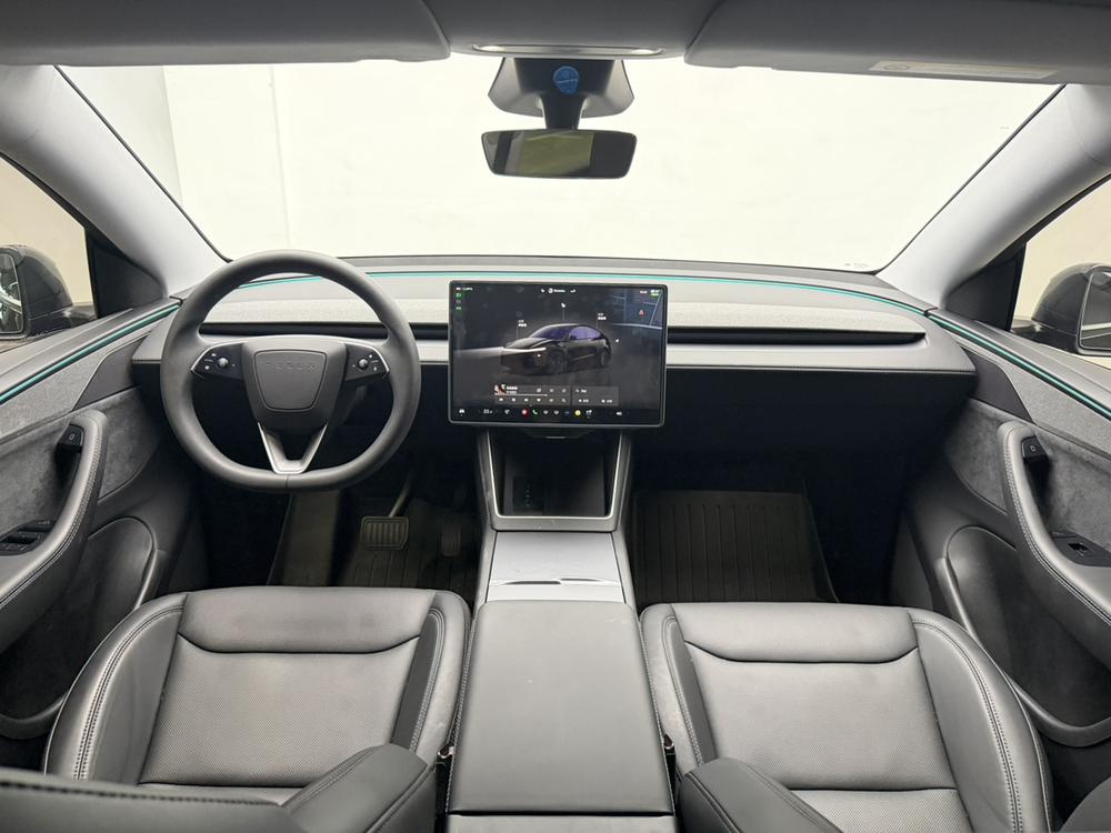 Tesla Model Y 2025 #9 Tesla Model Y 2025 car image #9
