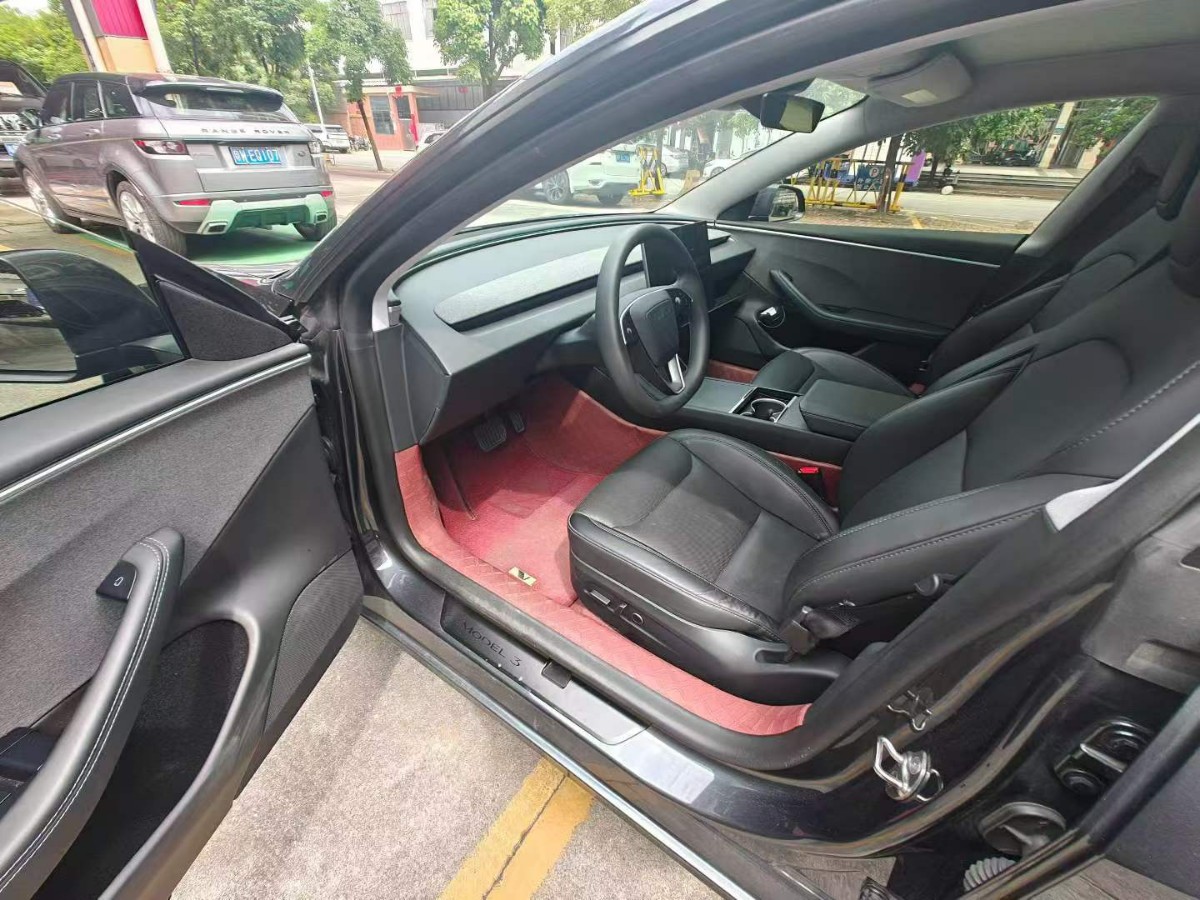 Tesla Model 3 2024 car image #2