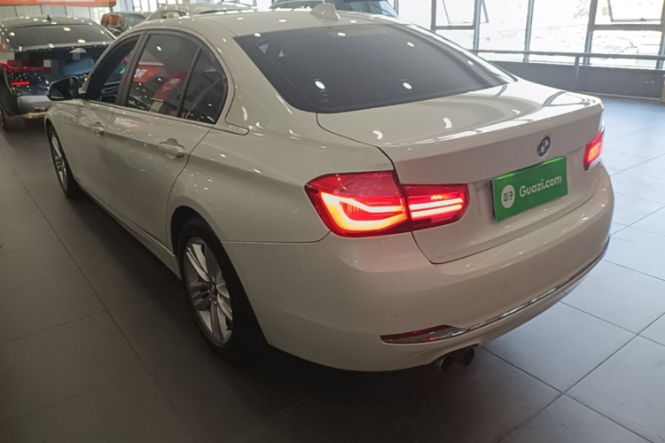BMW 3 Series 2017 #5 BMW 3 Series 2017 car image #5