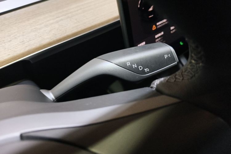 Tesla Model Y 2022 #14 Tesla Model Y 2022 car image #14