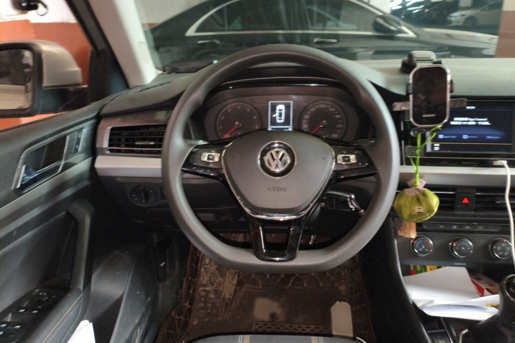 Volkswagen Lavida 2019 car image #15