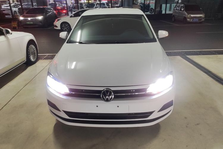 Volkswagen Polo 2023 car image #3