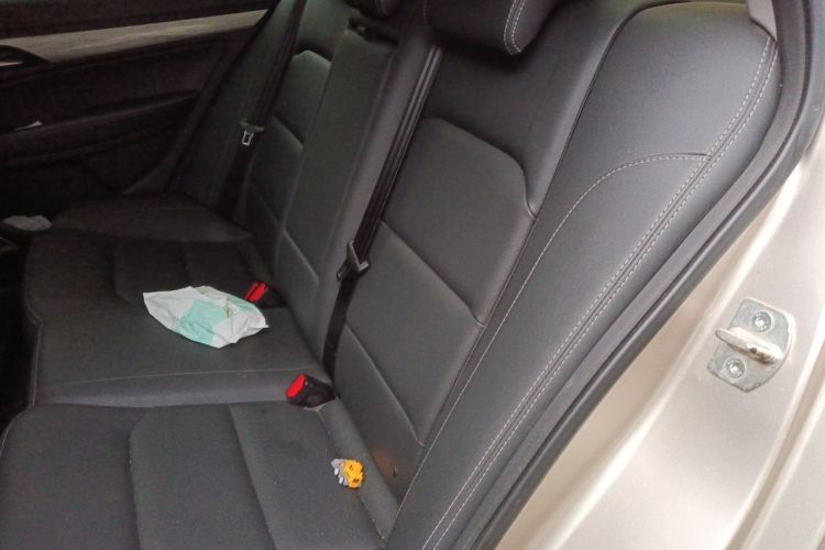 GEELY Emgrand 2019 car image #14