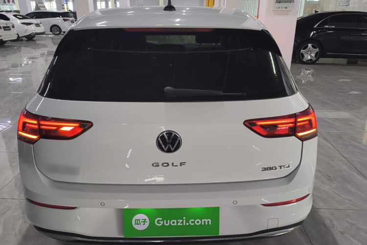 Volkswagen Golf 2023 car image #4
