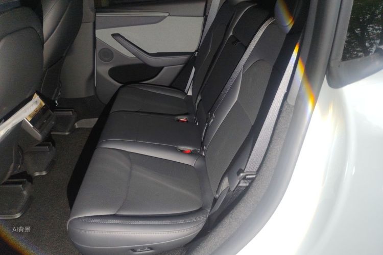 Tesla Model Y 2026 #19 Tesla Model Y 2026 car image #19