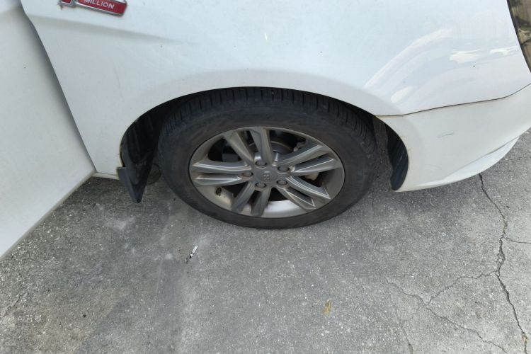 GEELY Emgrand 2017 car image #9