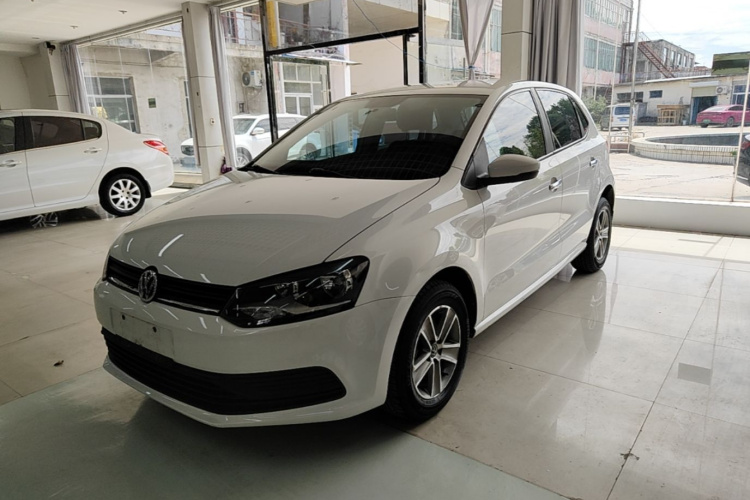 Volkswagen Polo 2015 #2 Volkswagen Polo 2015 car image #2