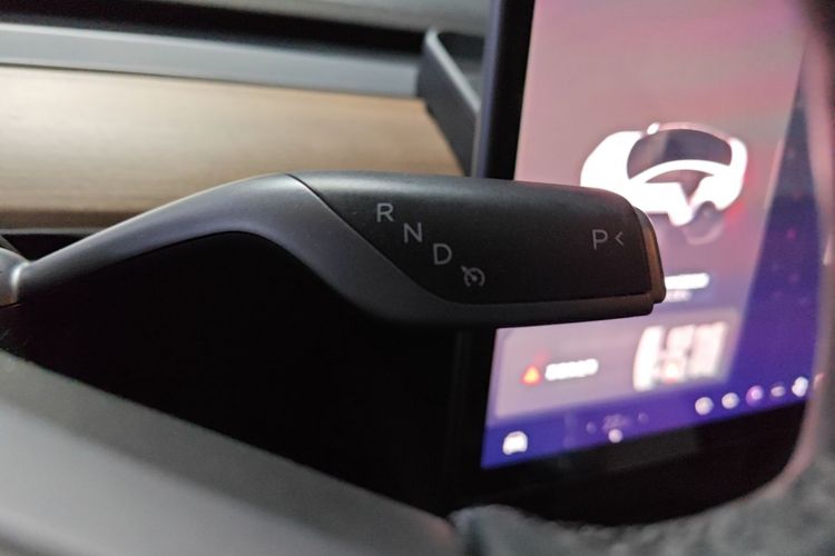 Tesla Model 3 2023 car image #14