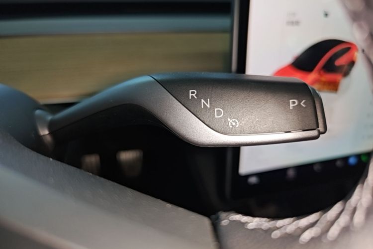 Tesla Model 3 2022 car image #14