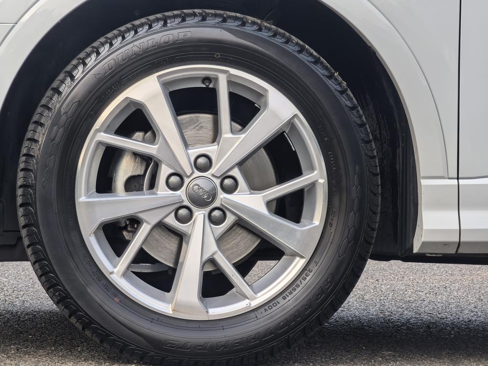 Audi Q3 2020 car image #7