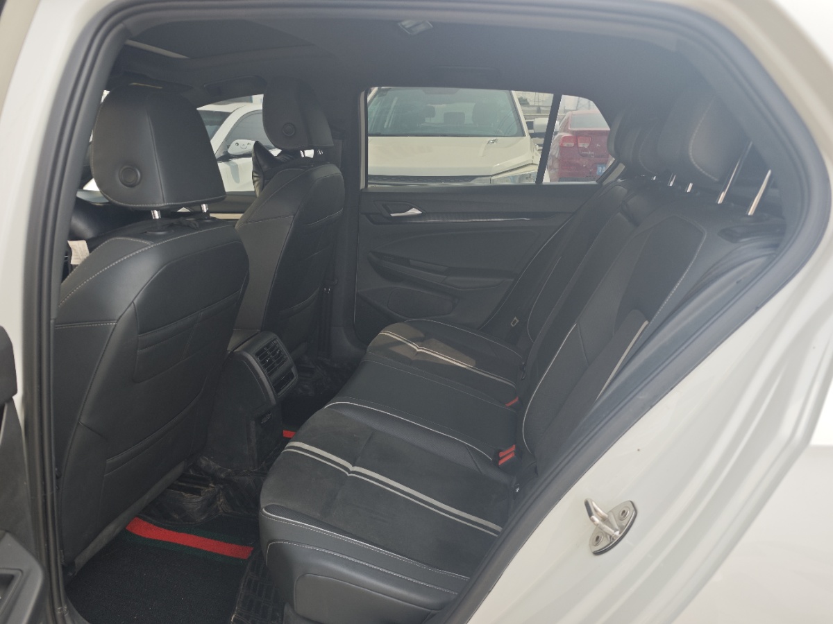 Volkswagen Golf 2021 car image #8