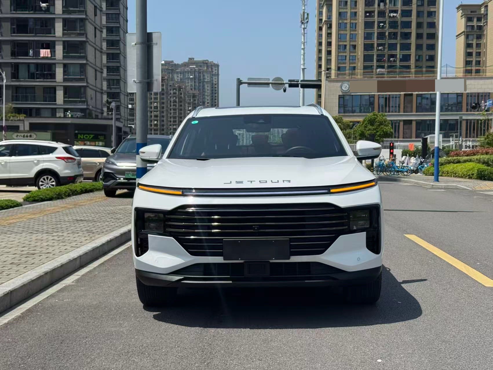 Jetour X70 PLUS 2024 car image #2