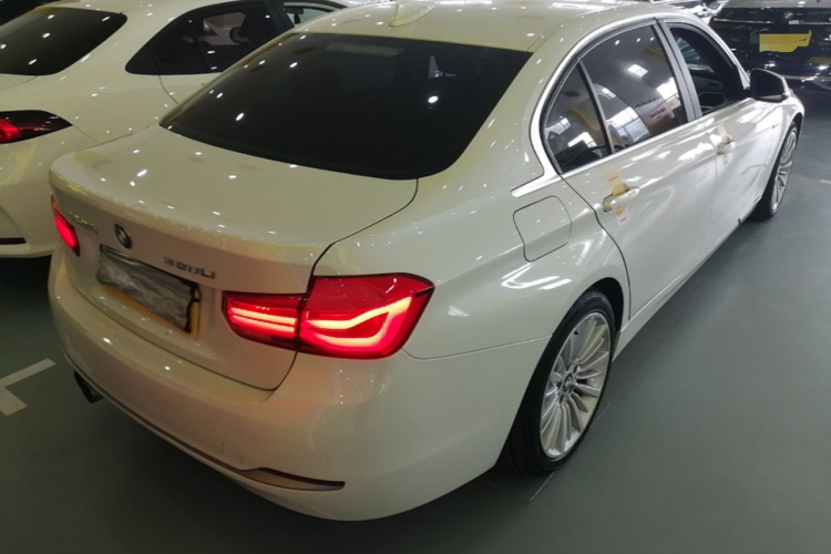BMW 3 Series 2018 #7 BMW 3 Series 2018 immagine di auto #7