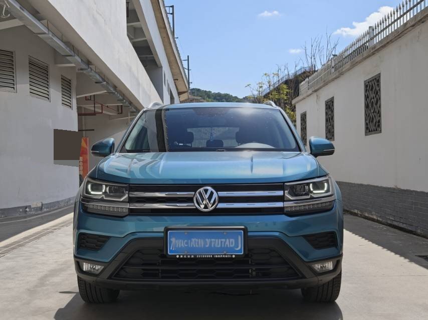 2019 immagine di auto #2