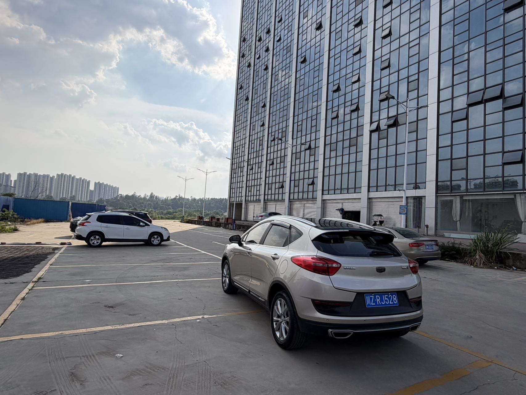GEELY Emgrand GS 2019 car image #7