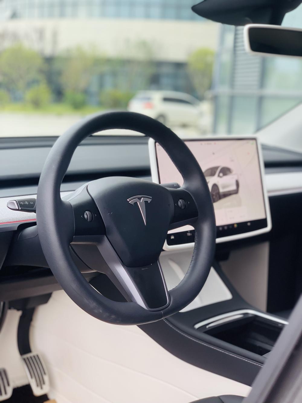 Tesla Model Y 2024 #14 Tesla Model Y 2024 car image #14
