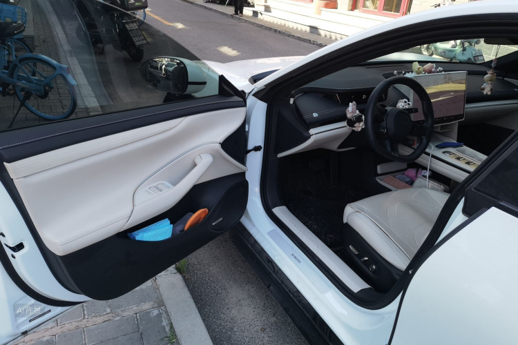 MI SU7 2025 car image #18