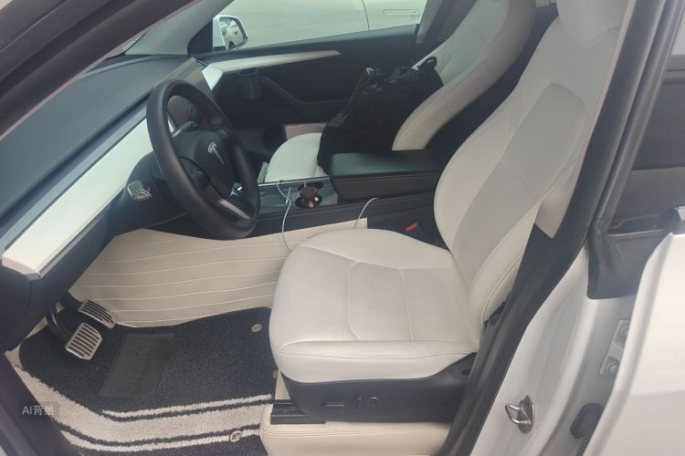 Tesla Model Y 2022 car image #17