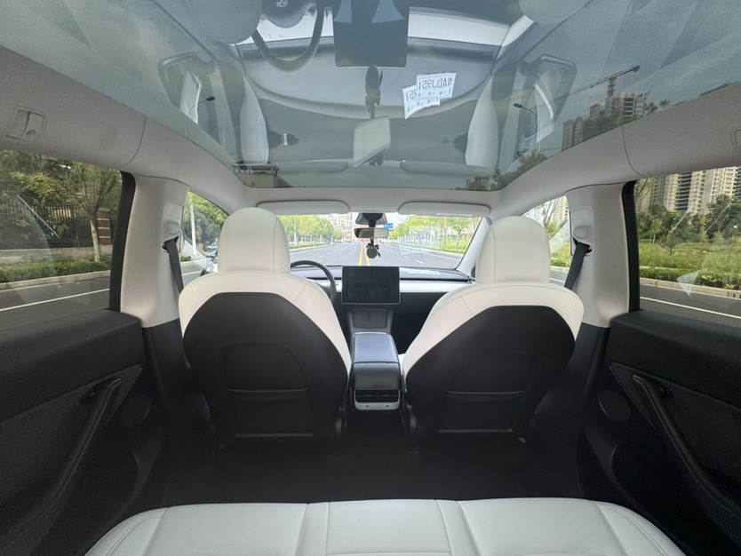 Tesla Model Y 2022 #10 Tesla Model Y 2022 car image #10