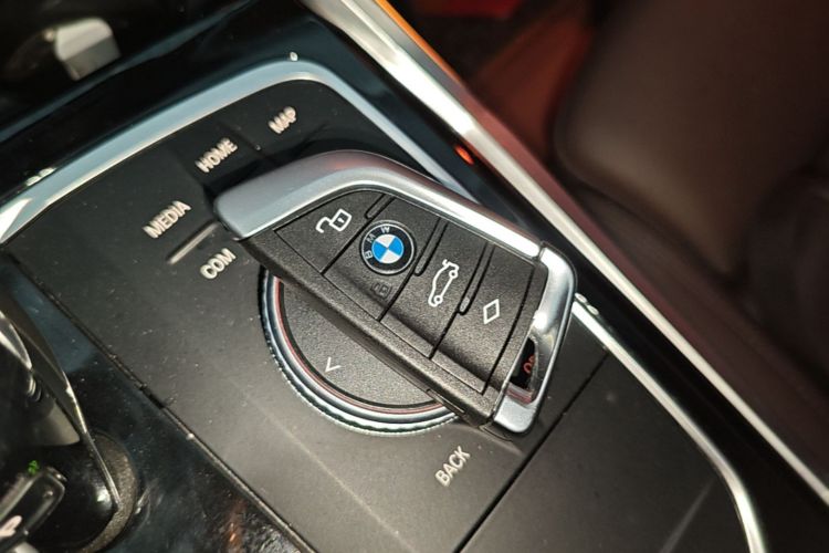 BMW 3 Series 2020 #9 BMW 3 Series 2020 car image #9