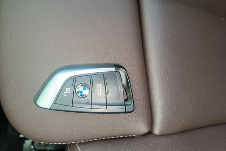 BMW X1 2020 car image #9