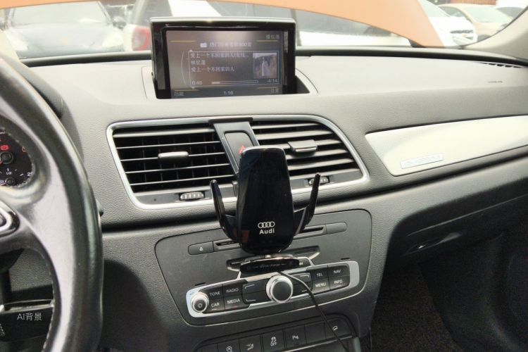 Audi Q3 2015 car image #15