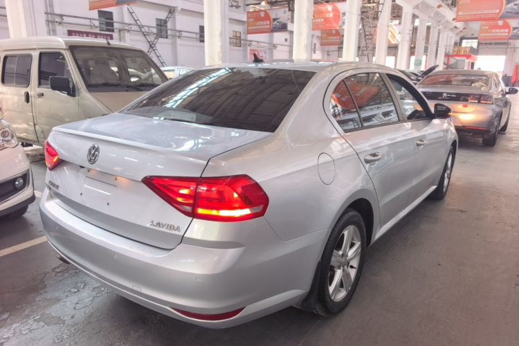 Volkswagen Lavida 2017 car image #5