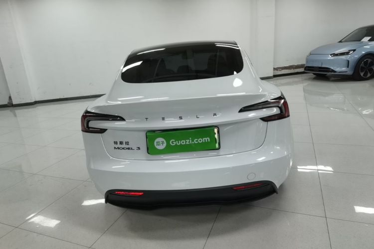 Tesla Model 3 2026 car image #4