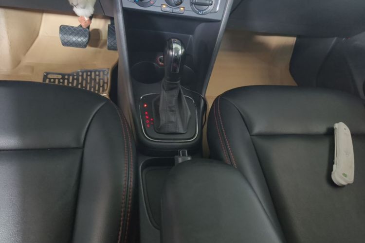 Volkswagen Polo 2015 car image #14